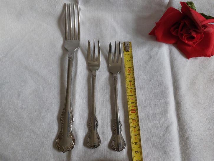 Gero Zilmeta 528 Menuet | 1 x dinervork 2 x lang taartvorkje, Antiek en Kunst, Antiek | Bestek, Verzenden