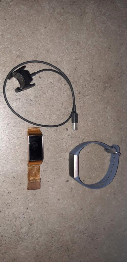2 x Fitbit Charge 3 met defect, + los bandje en oplader!!, Sieraden, Tassen en Uiterlijk, Sporthorloges, Gebruikt, Android, Zwart