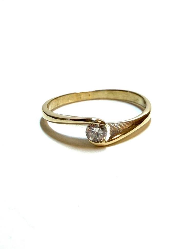 14k gouden ring met een diamant, Sieraden, Tassen en Uiterlijk, Ringen, Zo goed als nieuw, Dame, 17 tot 18, Goud, Goud, Met edelsteen