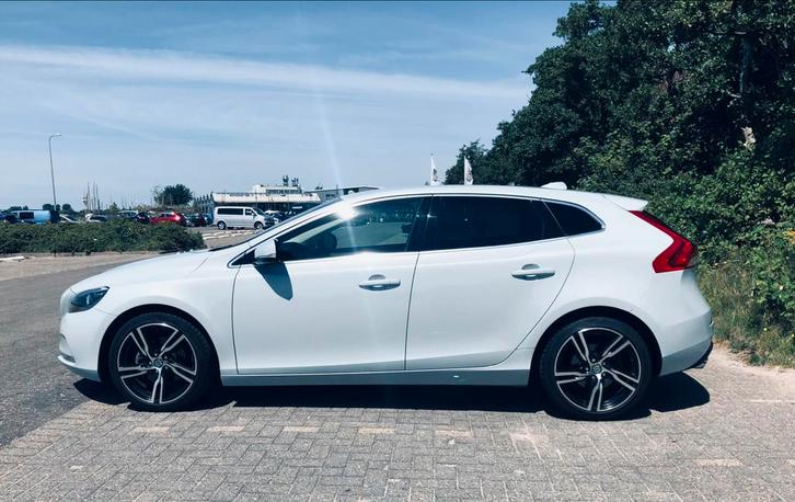 Volvo V40 1.6 T3 150PK Bijzondere Kleur - Goed Onderhouden, Auto's, Volvo, Particulier, V40, ABS, Achteruitrijcamera, Adaptive Cruise Control