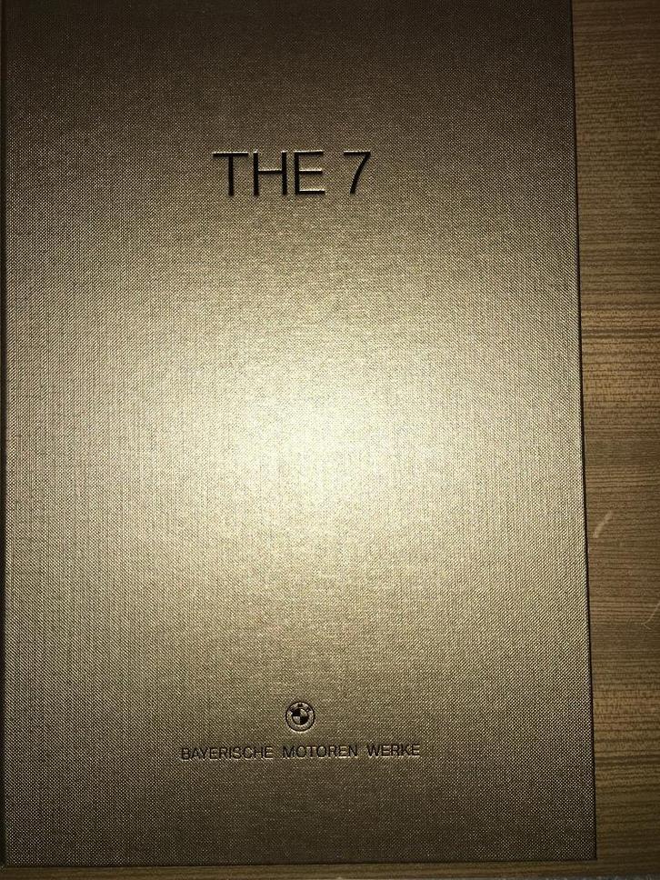 BMW 7 hardcover brochure/folder 2019 Engels, Boeken, Auto's | Folders en Tijdschriften, BMW, Ophalen of Verzenden