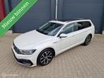 VW Passat Variant 1.4TSI PHEV GTE / Panoramadak/ Trekhaak, Stof, Gebruikt, Met garantie (alle), Wit