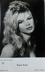 Ansichtkaart met Filmster Brigitte Bardot uit 1960, Ophalen of Verzenden, 1940 tot 1960, Ongelopen, Sterren en Beroemdheden