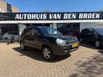Hyundai Tucson 2.0i 4WD Ac Climate Cruise Ctr Trekh Dakrails, Auto's, Stof, Gebruikt, Zwart, 4 cilinders