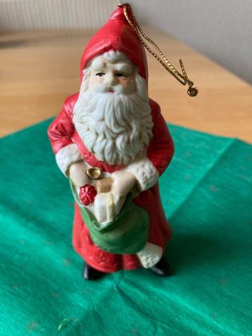Vintage kerstman met cadeauzak Heeft ophang systeem.  beschikbaar voor biedingen