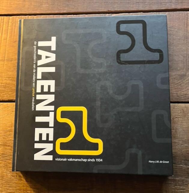 Leolux - 80-jarige geschiedenis boek, Ophalen of Verzenden, Zo goed als nieuw, Overige onderwerpen