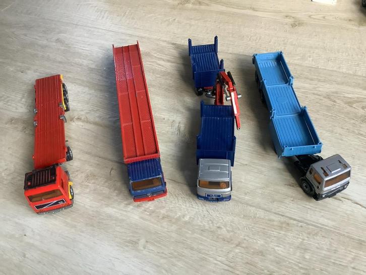 Siku Vrachtwagens - Diverse Modellen, Hobby en Vrije tijd, Modelbouw | Auto's en Voertuigen, Gebruikt, Truck, Groter dan 1:32