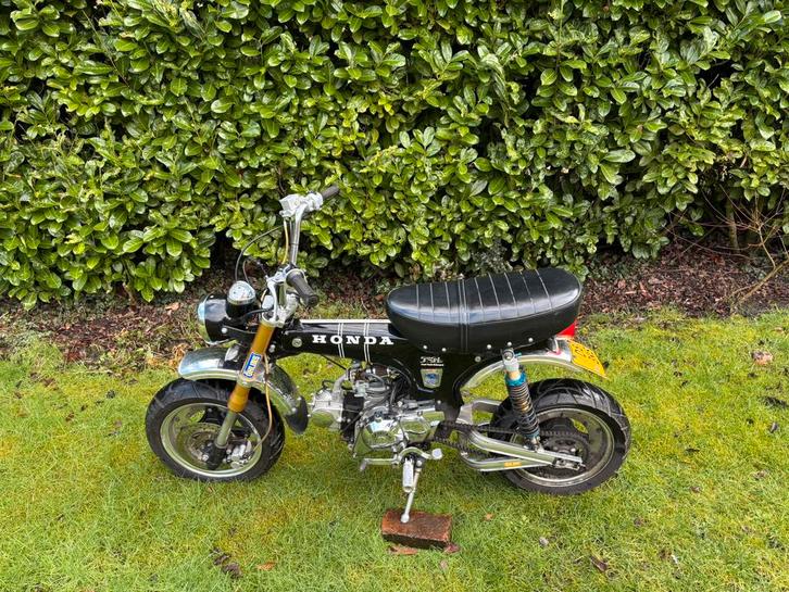 Honda Skyteam Dax 50cc geel kenteken, Fietsen en Brommers, Brommers | Honda, Gebruikt, Overige modellen, Maximaal 45 km/u, Ophalen