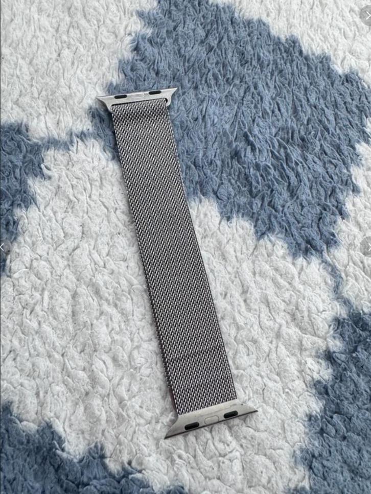 Apple Watch Milanese Loop 45-49mm Silver, Sieraden, Tassen en Uiterlijk, Smartwatches, Zo goed als nieuw, iOS, Zilver, Ophalen of Verzenden