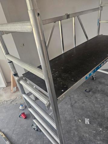 TE HUUR kamersteiger 75cm x 3m 
 beschikbaar voor biedingen