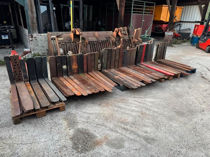 Verschillende heftruck lepels / vorken (loader), Doe-het-zelf en Verbouw, Gereedschap | Machine-onderdelen en Toebehoren, Zo goed als nieuw