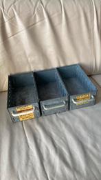 Metalen bakjes metaal, Ophalen, Gebruikt