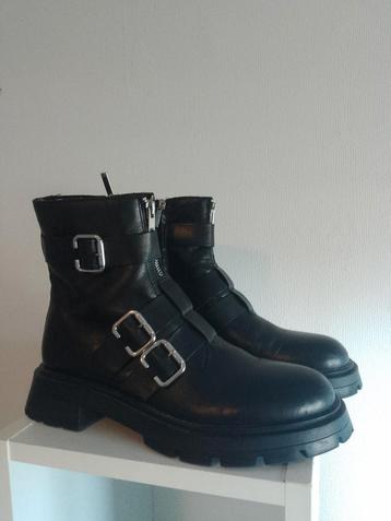 Zara zwarte winterlaarzen maat 41 beschikbaar voor biedingen