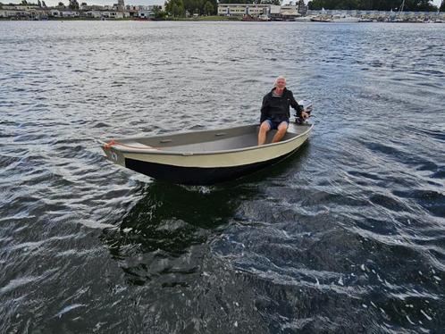 stalen motorbootje met 2,5 pk mariner 4 takt bb motor, Watersport en Boten, Sloepen, Gebruikt, Tot 10 pk, 3 tot 6 meter, Buitenboordmotor