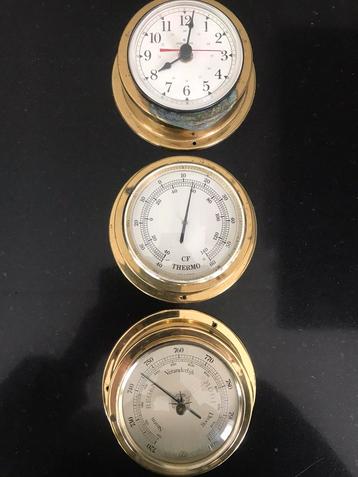 Klok, barometer en temperatuurmeter  beschikbaar voor biedingen