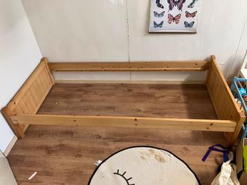 2x 1 persoons bedframe beschikbaar voor biedingen