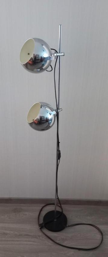 Vintage jaren 70 chromen eyeball vloerlamp beschikbaar voor biedingen