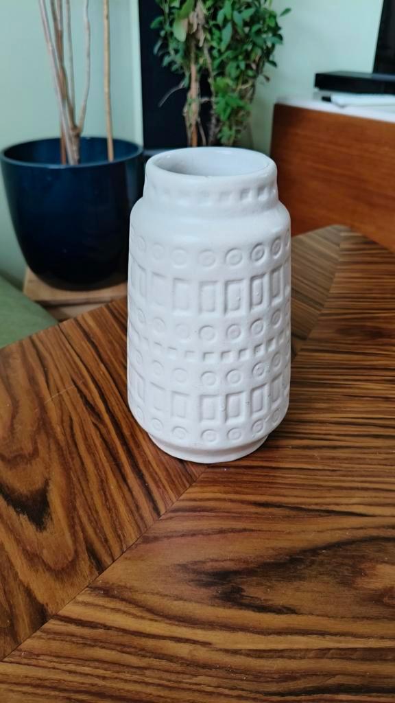 Witte West Germany Scheurich Inka Vaas, Huis en Inrichting, Woonaccessoires | Vazen, Gebruikt, Wit, Minder dan 50 cm, Aardewerk of Porselein