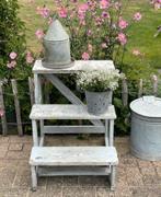 Brocante oud houten trapje / etagiere / opstap, Antiek en Kunst, Curiosa en Brocante, Ophalen