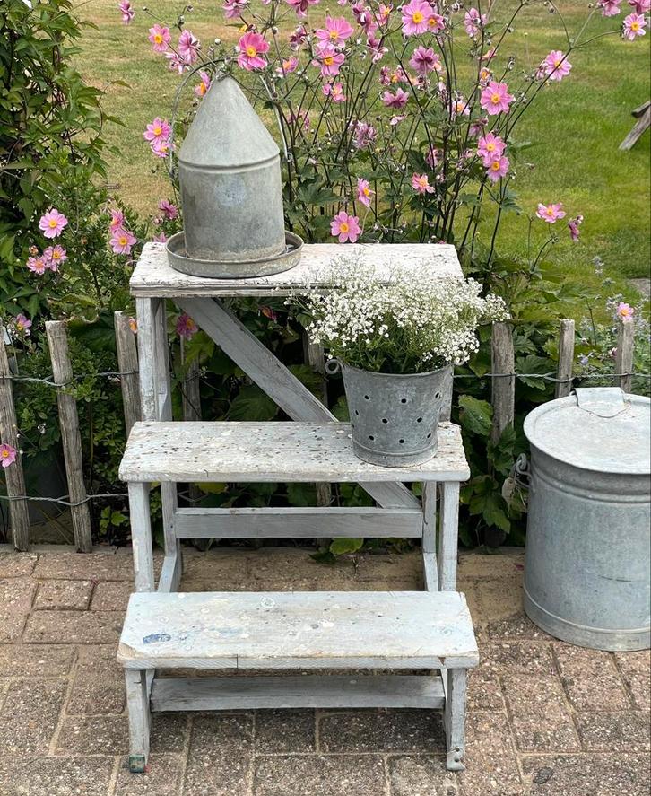Brocante oud houten trapje / etagiere / opstap, Antiek en Kunst, Curiosa en Brocante, Ophalen