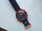Omega x Swatch Moonswatch Lava, Sieraden, Tassen en Uiterlijk, Horloges | Heren, Kunststof, Polshorloge, Swatch, Nieuw