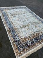 Mooi Perzisch tapijt - Zo goed als nieuw!, Huis en Inrichting, Wit, 150 tot 200 cm, 200 cm of meer, Ophalen of Verzenden