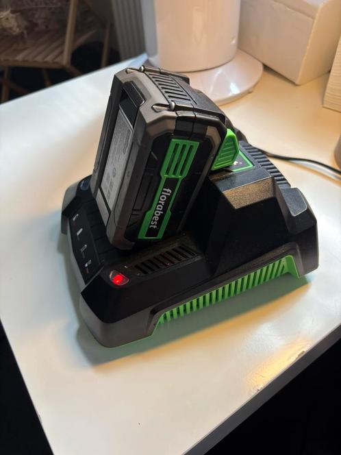 Florabest 20V 4.0Ah accu + lader  Geschikt voor tuinmachines, Doe-het-zelf en Verbouw, Gereedschap | Machine-onderdelen en Toebehoren