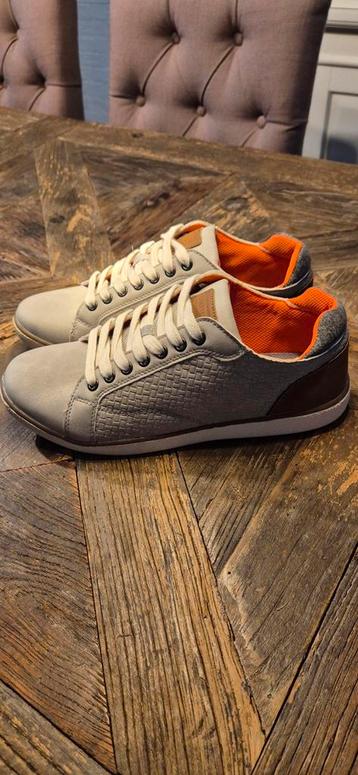 Sportschoenen  beschikbaar voor biedingen