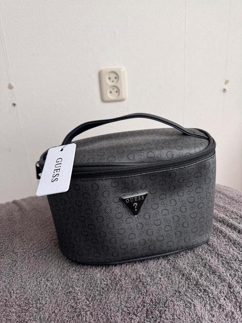 Guess toilettas unisex nieuw, Sieraden, Tassen en Uiterlijk, Toilettassen, Zo goed als nieuw, Ophalen of Verzenden
