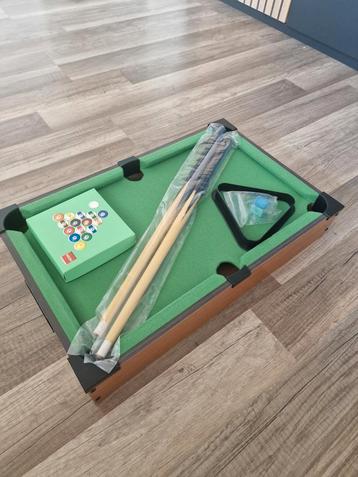 Mini Pooltafel - Compleet beschikbaar voor biedingen