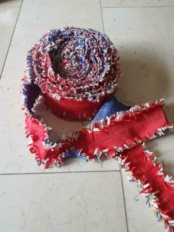 Hele lange Slinger, rood-wit-blauw, party, feest, voetbal. beschikbaar voor biedingen