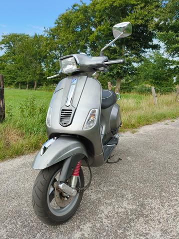 Vespa S (Geel kenteken) beschikbaar voor biedingen