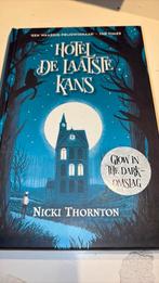 Nicki Thornton - Hotel De laatste kans, Boeken, Kinderboeken | Jeugd | 10 tot 12 jaar, Ophalen of Verzenden, Zo goed als nieuw