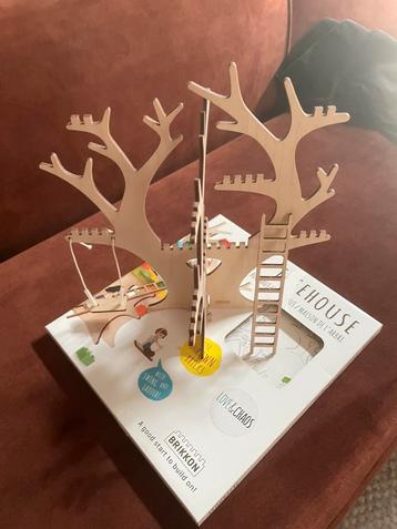 Treehouse Brikkon beschikbaar voor biedingen