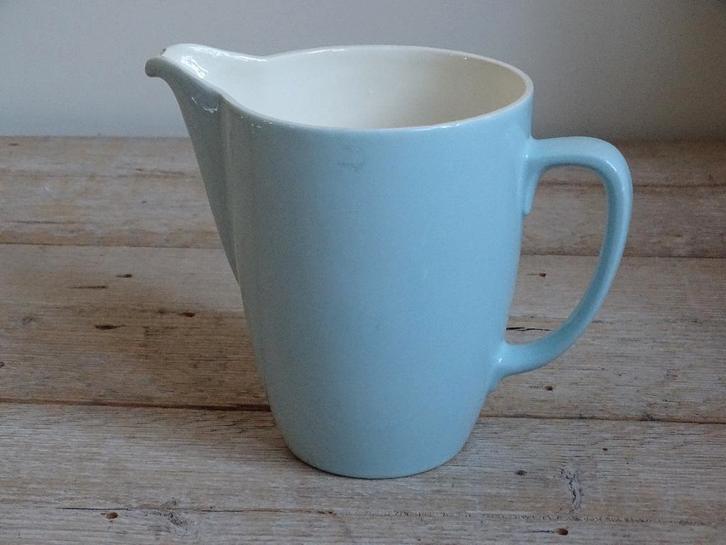 Melk kan, Petrus Regout PASTEL blauw, Antiek en Kunst, Antiek | Servies los, Ophalen of Verzenden