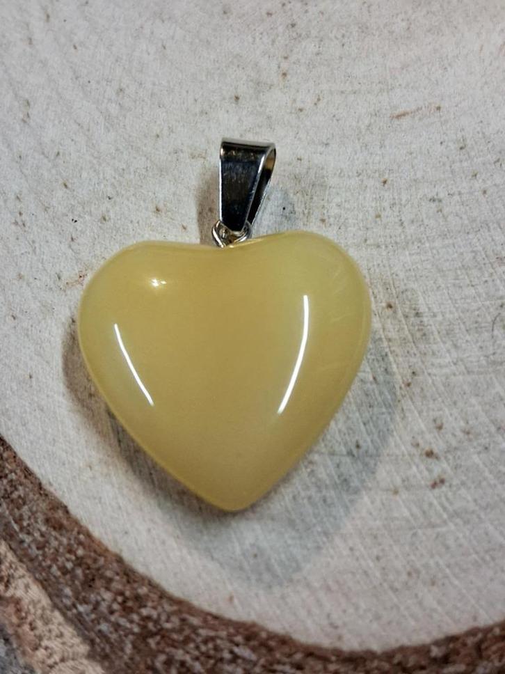 hangertje hartje calciet, Sieraden, Tassen en Uiterlijk, Kettinghangers, Nieuw, Steen of Mineraal, Overige kleuren, Ophalen of Verzenden