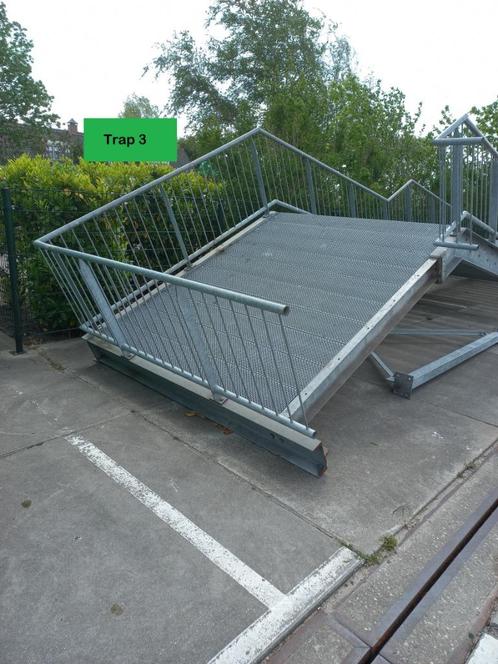 Gegalvaniseerde trappen in diverse breedtes en hoogtes, Doe-het-zelf en Verbouw, Ladders en Trappen, Gebruikt, Trap, 2 tot 4 meter