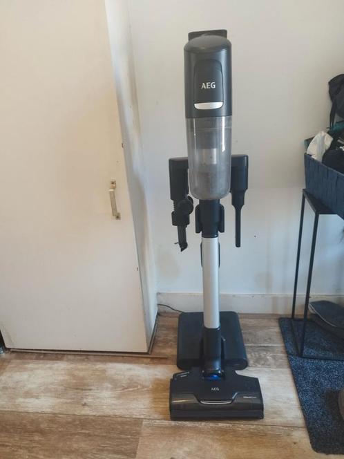 AEG stofzuiger ULTIMATE8000, Witgoed en Apparatuur, Stofzuigers, Gebruikt, Stofzuiger, Minder dan 1200 watt, Ophalen