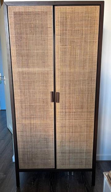 Karwei Kast - 180cm hoog, 85.5cm breed en 45cm diep beschikbaar voor biedingen