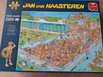 Jan van Haasteren Bomvol zwembad 2000 stukjes, Ophalen of Verzenden, Meer dan 1500 stukjes, Zo goed als nieuw, Legpuzzel