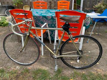 Vintage Benotto Racefiets beschikbaar voor biedingen