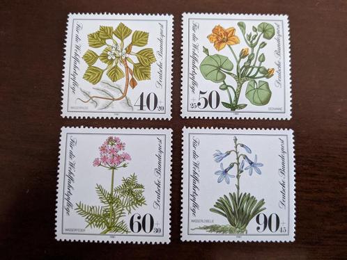 DUITSLAND BUNDESPOST 1981; serie BLOEMEN, Postzegels en Munten, Postzegels | Thematische zegels, Postfris, Dier of Natuur, Verzenden