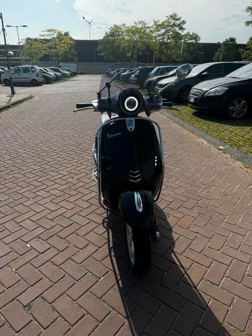 Vespa primavera, Fietsen en Brommers, Scooters | Vespa, Zo goed als nieuw, Overige modellen, Ophalen
