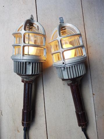 Stewart R. Brown. Industriële Explosievrije looplamp Vintage beschikbaar voor biedingen