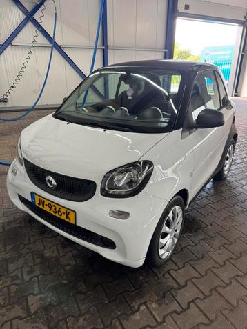 Smart ForTwo 1.0 52KW Coupe MHD AUT 2016 Wit beschikbaar voor biedingen