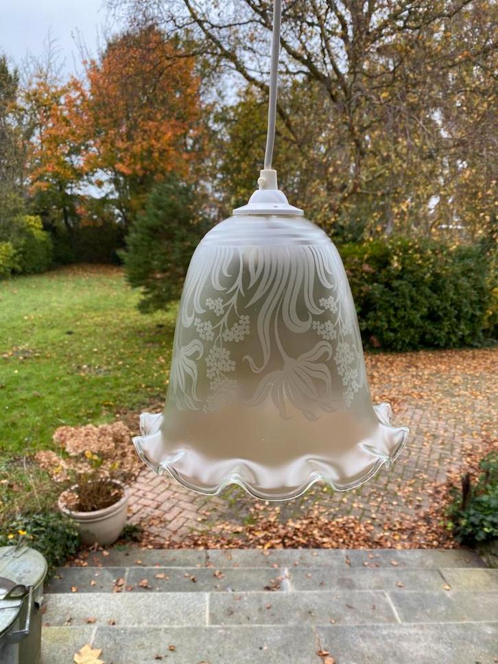 Klokvormige lampenkap geëtst glas jaren ‘70, Huis en Inrichting, Lampen | Hanglampen, Gebruikt, Minder dan 50 cm, Glas, Ophalen of Verzenden