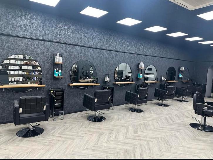 Stoel verhuur, Diensten en Vakmensen, Kappers en Thuiskappers, Bruidskapsels, Dreadlocks of Vlechten, Hairextensions, Knippen