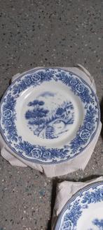Borden 5 stuks blauw wit Rivanel diam. 19 cm., Ophalen of Verzenden, Zo goed als nieuw, Overige stijlen, Bord(en)