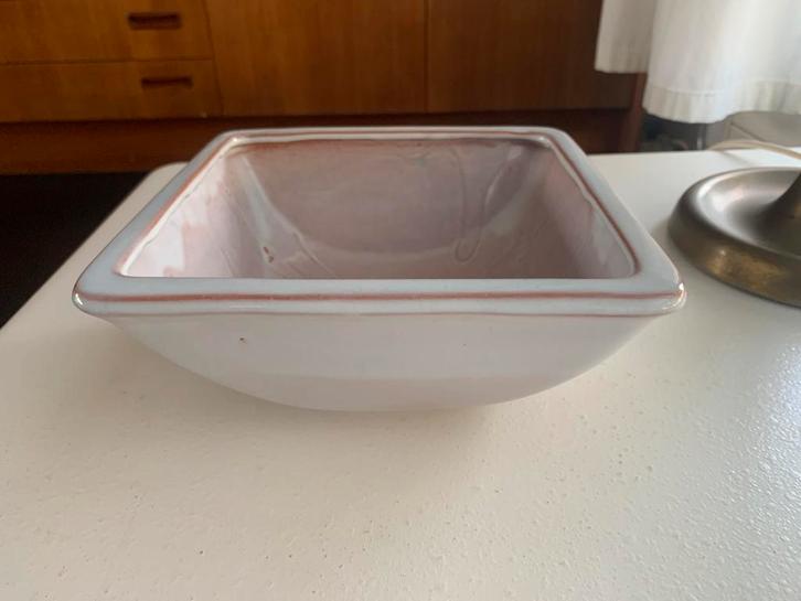 Mobach Utrecht lichtgrijze lage bloempot, Antiek en Kunst, Antiek | Keramiek en Aardewerk, Verzenden