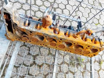 Mercedes W108 250 SE cylinderkop beschikbaar voor biedingen